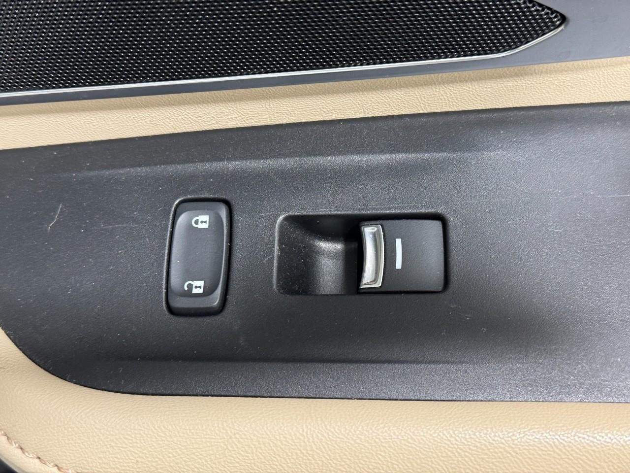 Acura RDX Vehicle Full-screen Gallery Image 21