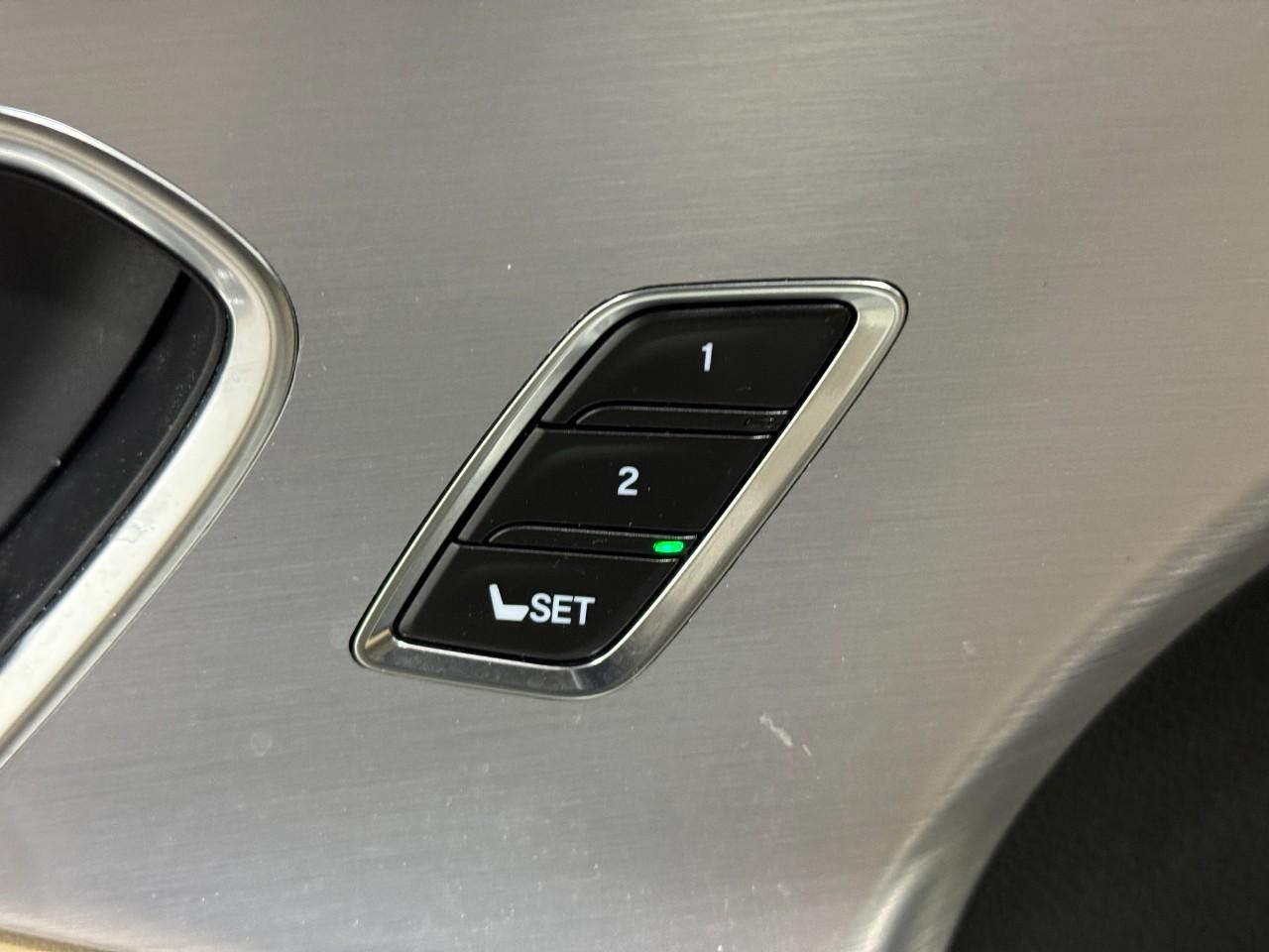 Acura RDX Vehicle Full-screen Gallery Image 22