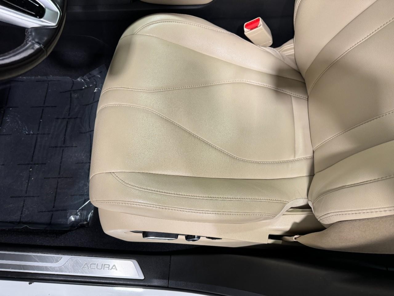 Acura RDX Vehicle Full-screen Gallery Image 26