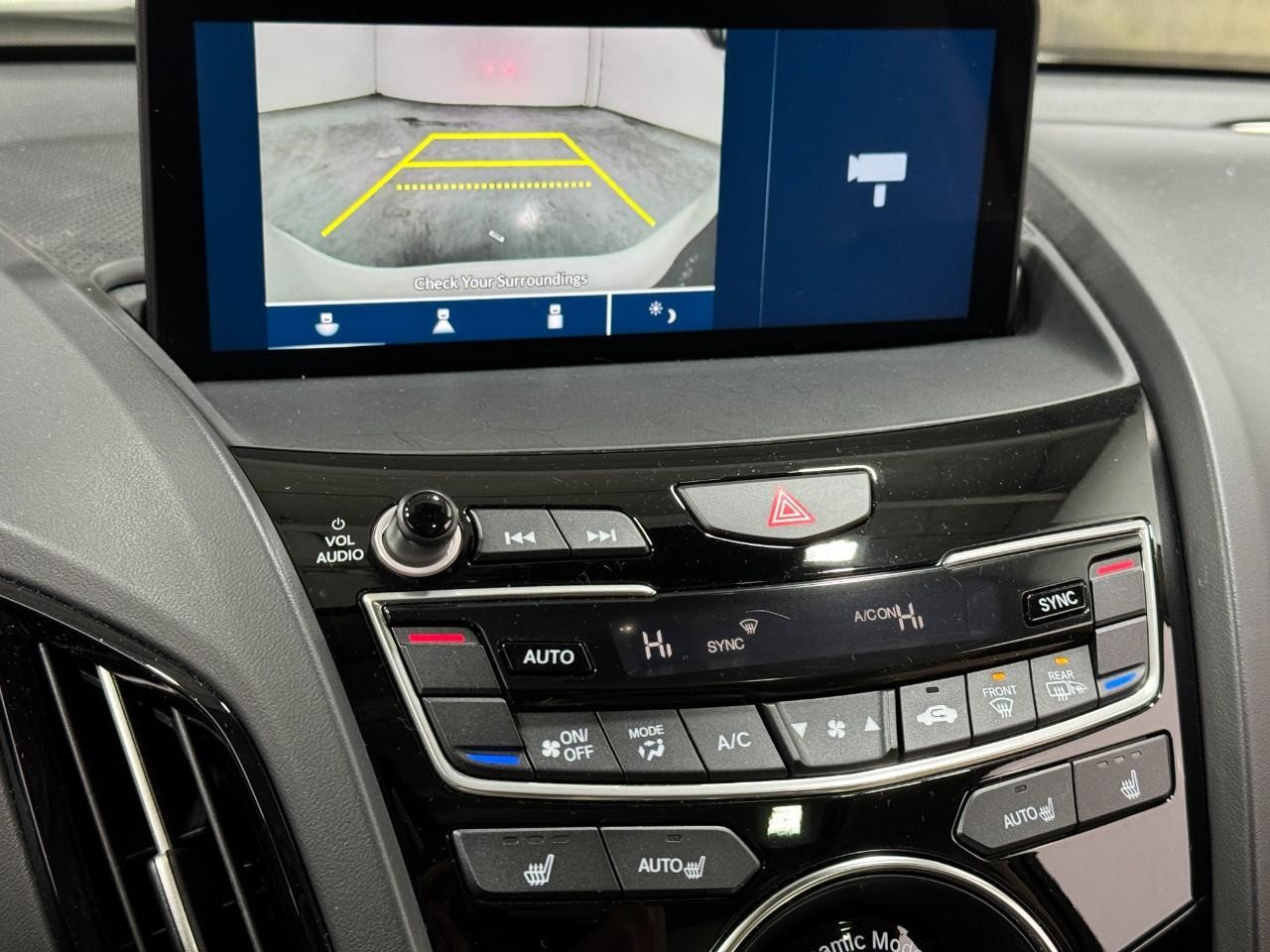 Acura RDX Vehicle Full-screen Gallery Image 32