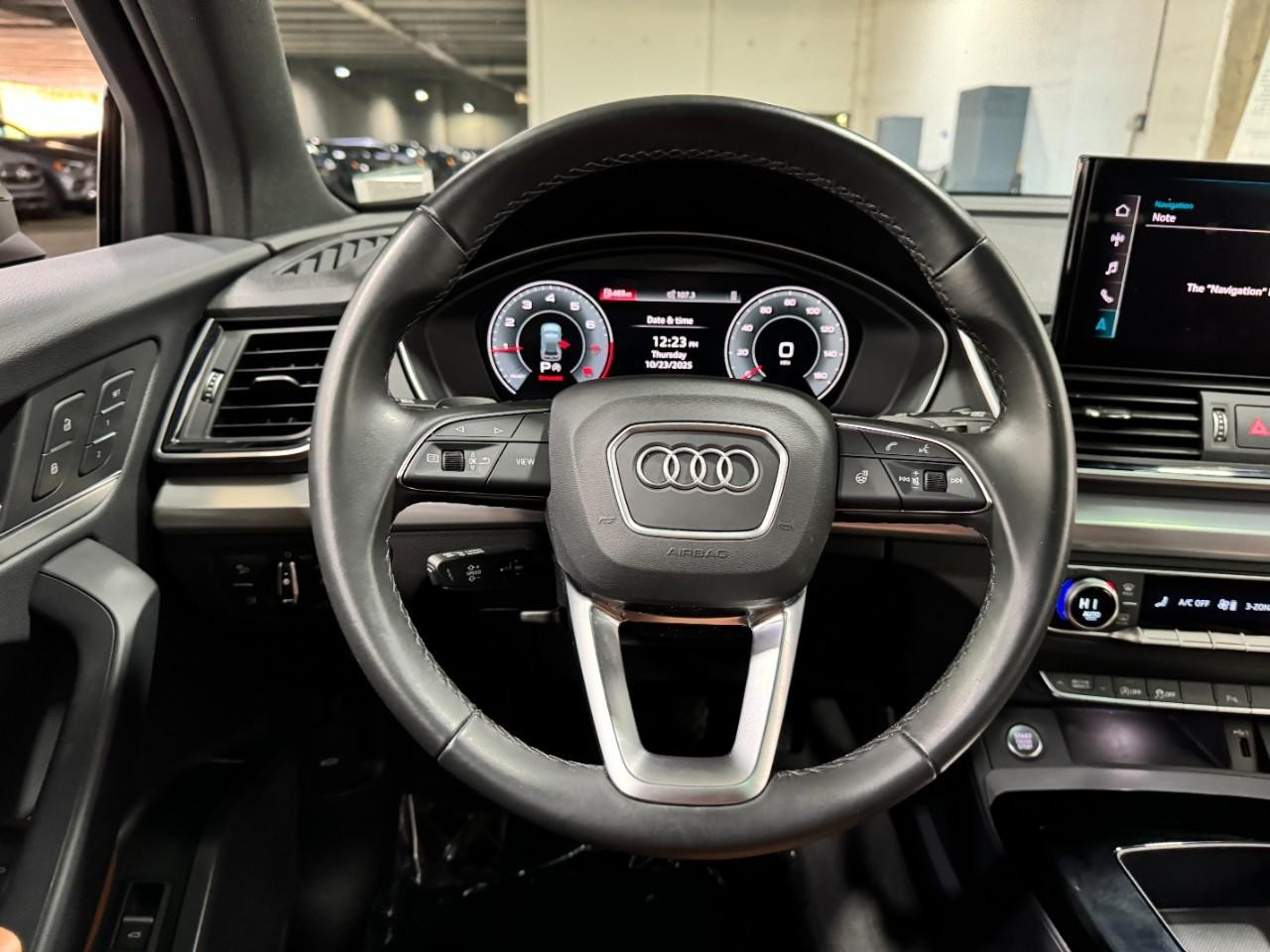Audi Q5 Vehicle Full-screen Gallery Image 14