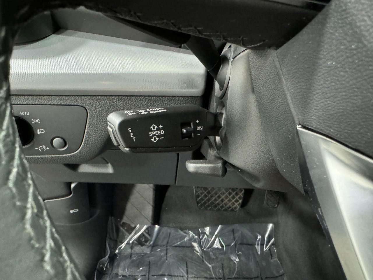 Audi Q5 Vehicle Full-screen Gallery Image 31