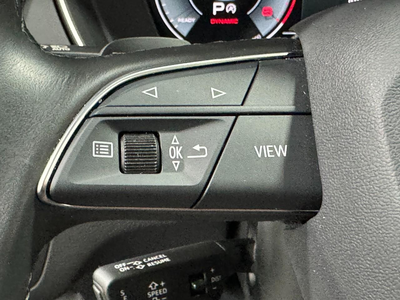 Audi Q5 Vehicle Full-screen Gallery Image 32