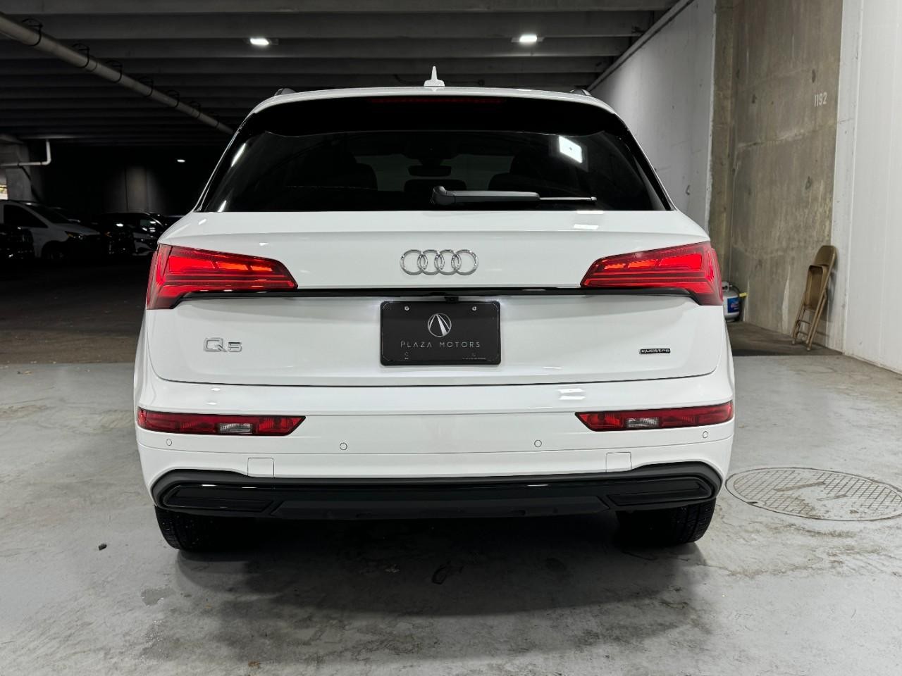 Audi Q5 Vehicle Full-screen Gallery Image 9