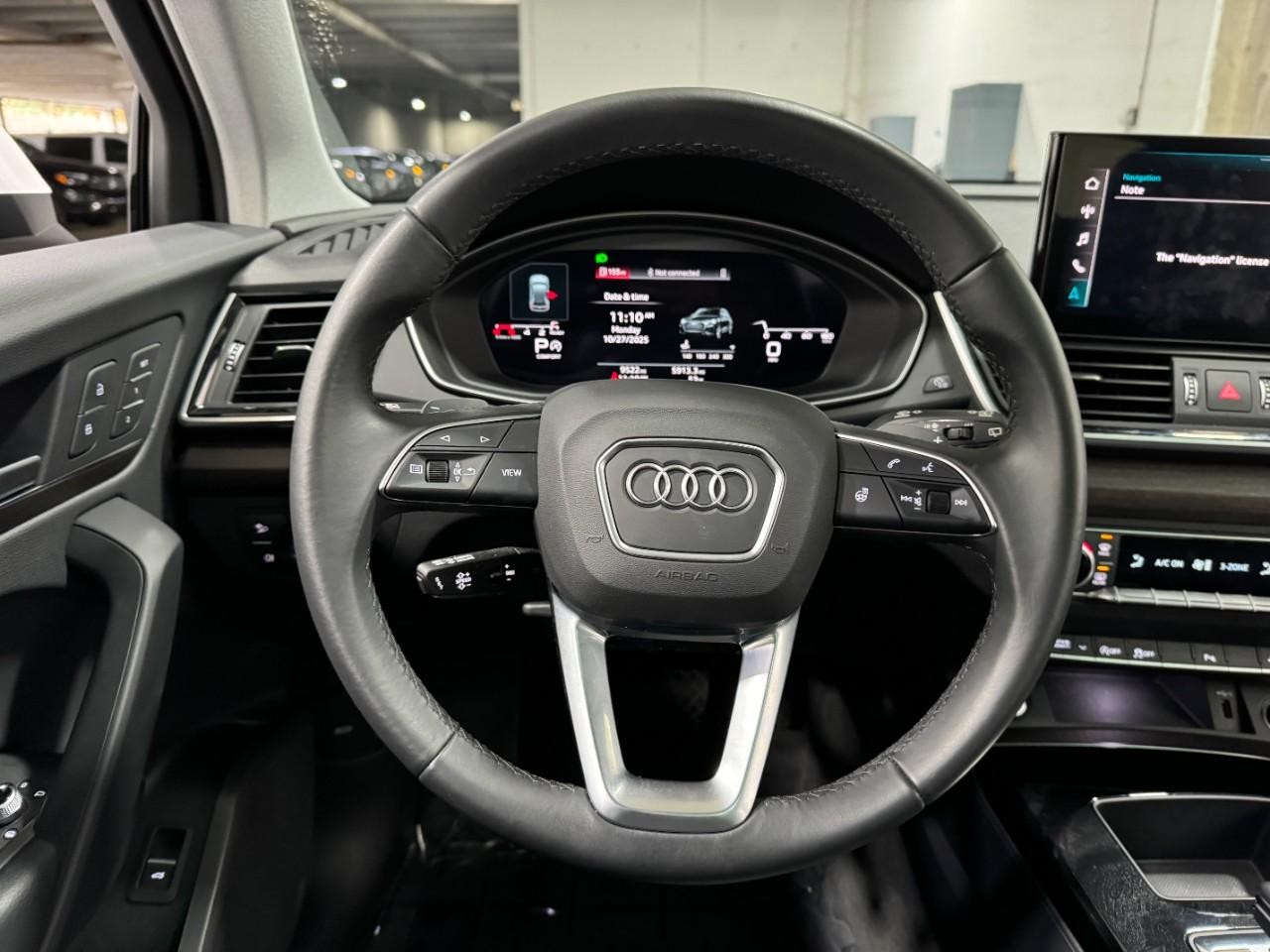 Audi Q5 Vehicle Full-screen Gallery Image 14