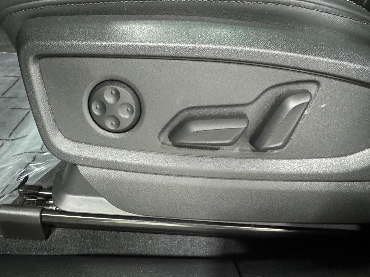 Audi Q5 Vehicle Full-screen Gallery Image 29