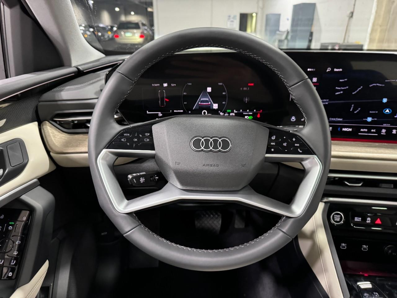 Audi Q5 Vehicle Full-screen Gallery Image 14