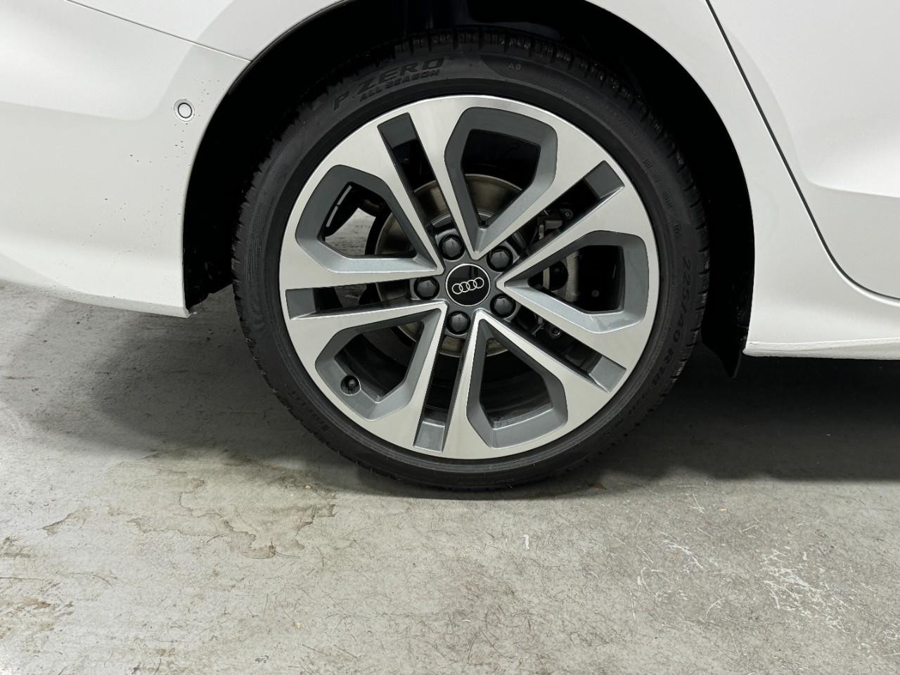 Audi A3 Vehicle Full-screen Gallery Image 5