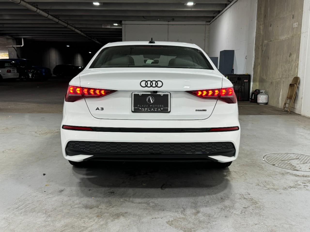 Audi A3 Vehicle Full-screen Gallery Image 9