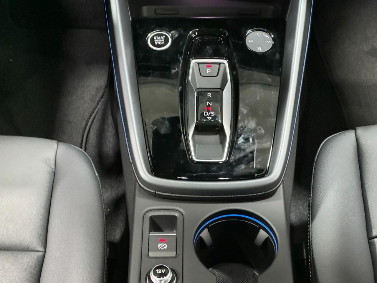 Audi A3 Vehicle Full-screen Gallery Image 16