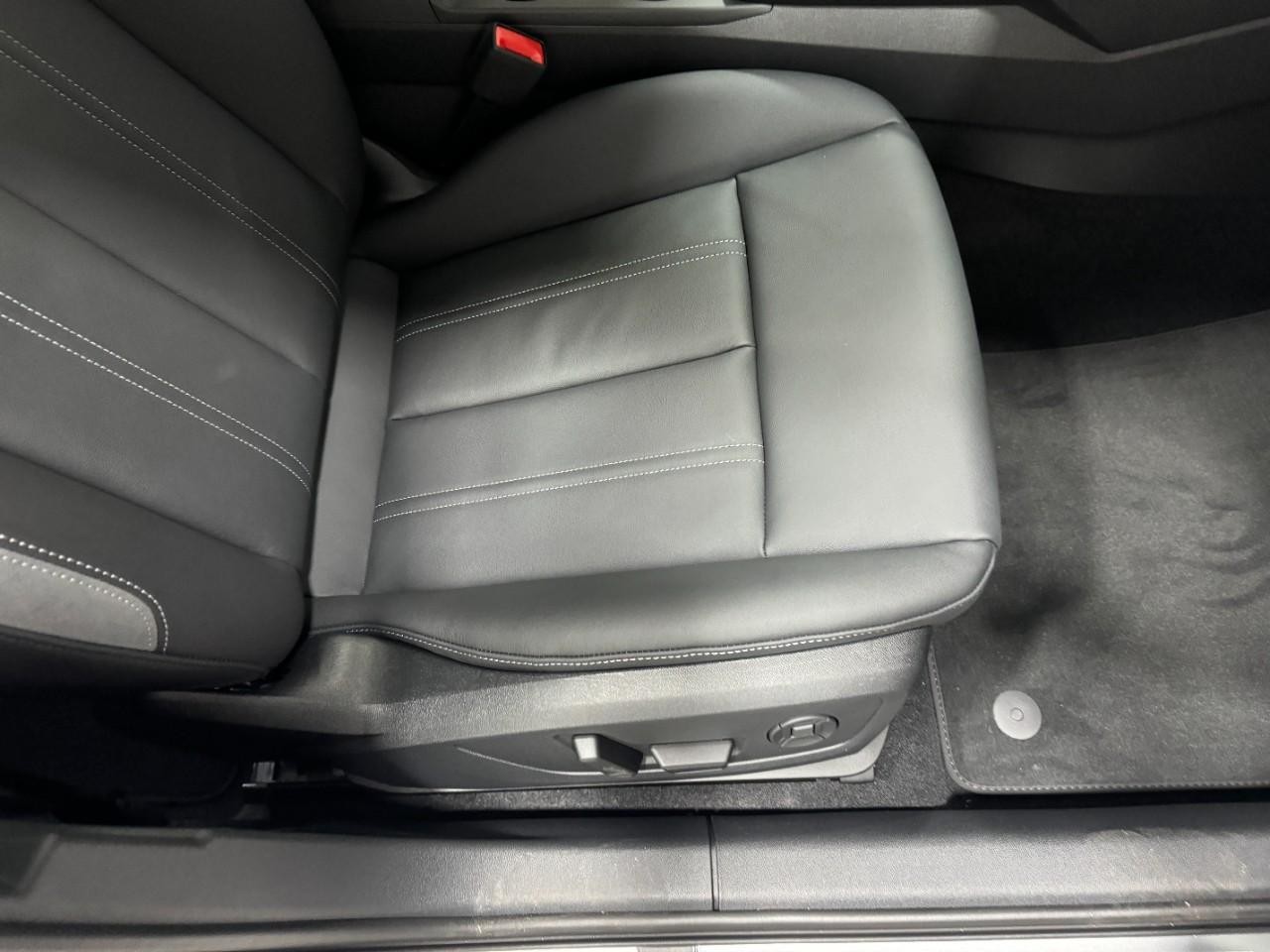 Audi A3 Vehicle Full-screen Gallery Image 19