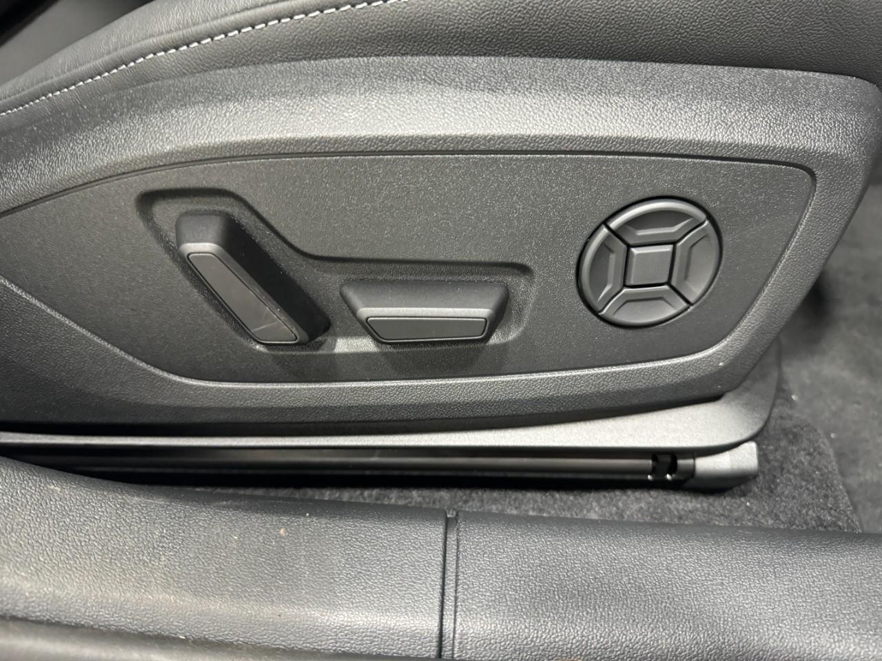 Audi A3 Vehicle Full-screen Gallery Image 20