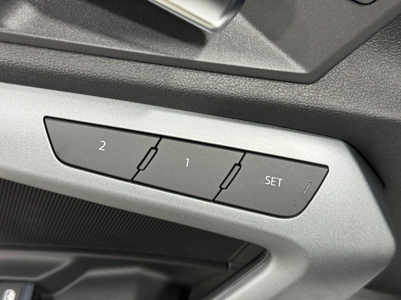 Audi A3 Vehicle Full-screen Gallery Image 24