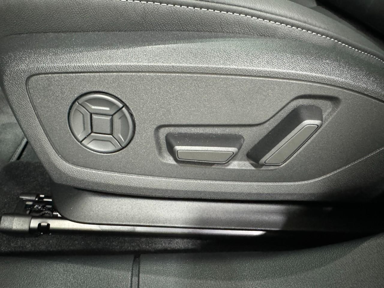 Audi A3 Vehicle Full-screen Gallery Image 29