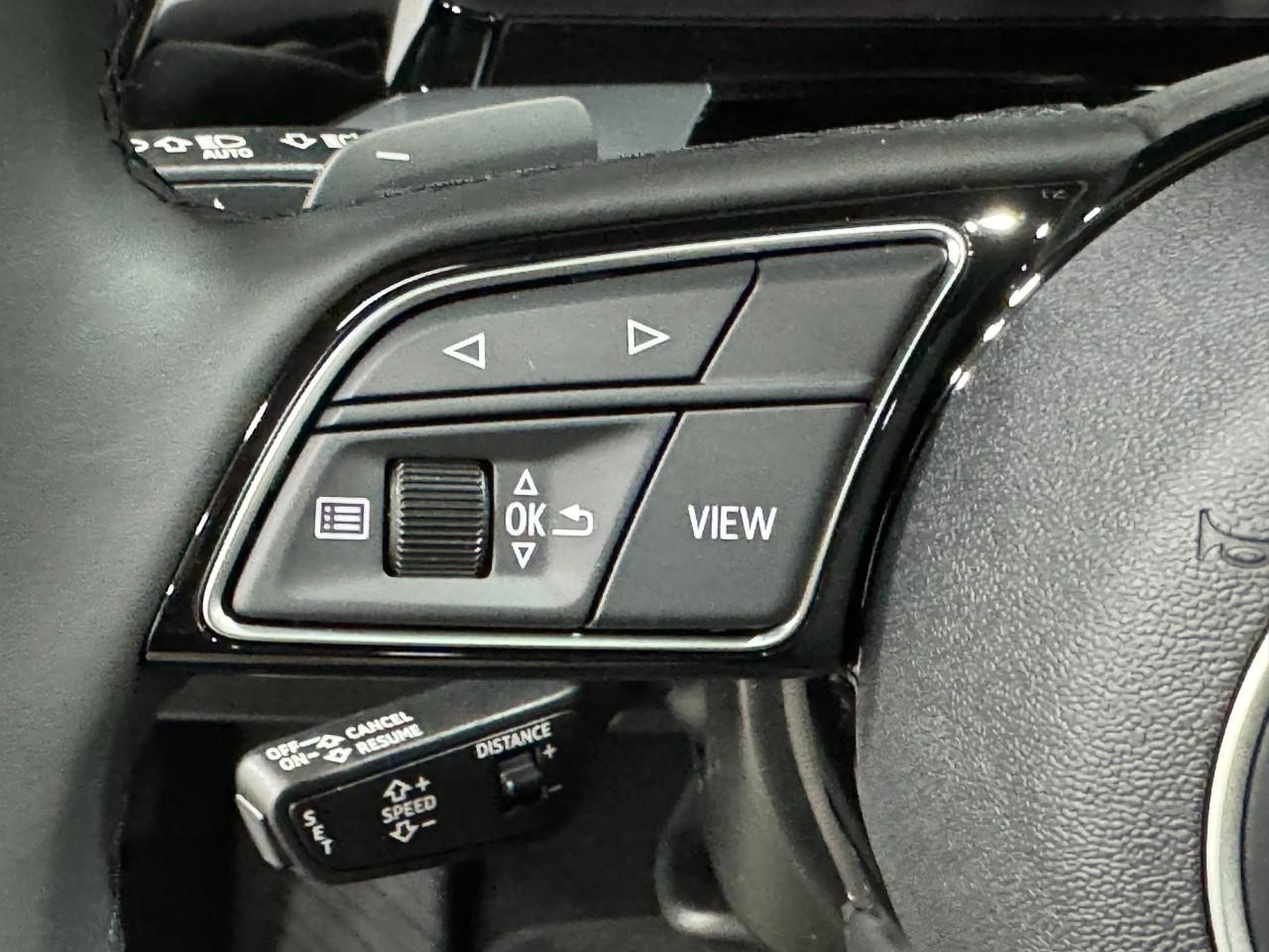 Audi A3 Vehicle Full-screen Gallery Image 32