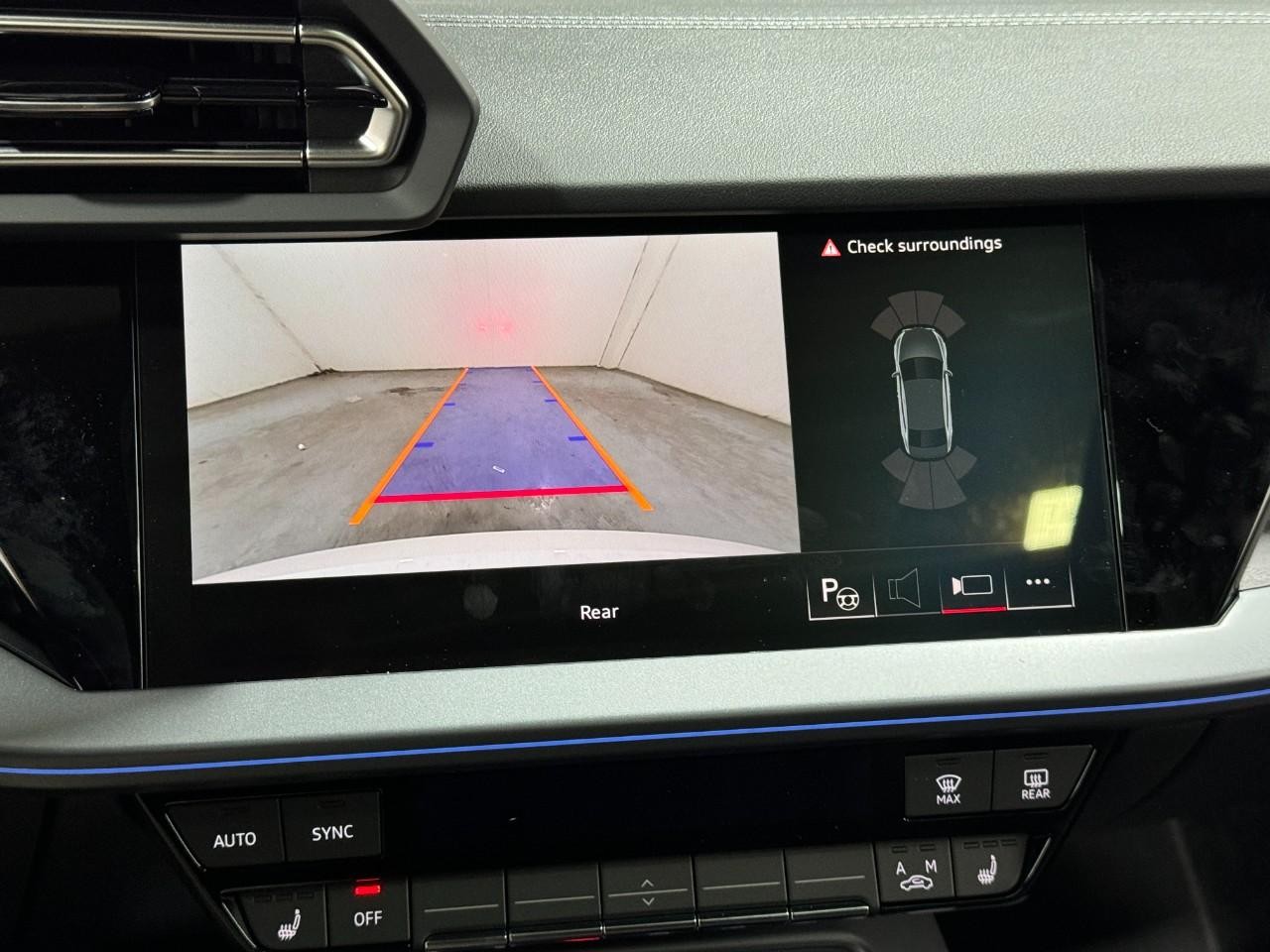 Audi A3 Vehicle Full-screen Gallery Image 35