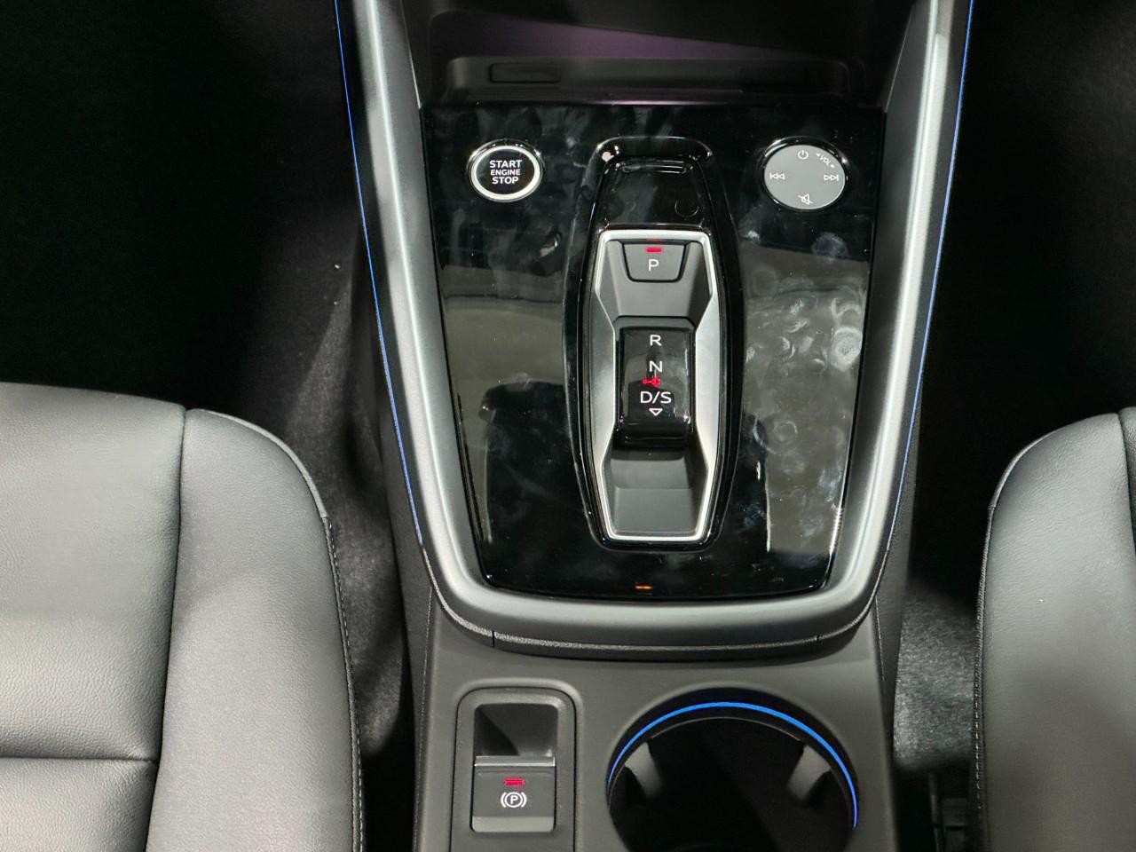 Audi A3 Vehicle Full-screen Gallery Image 15