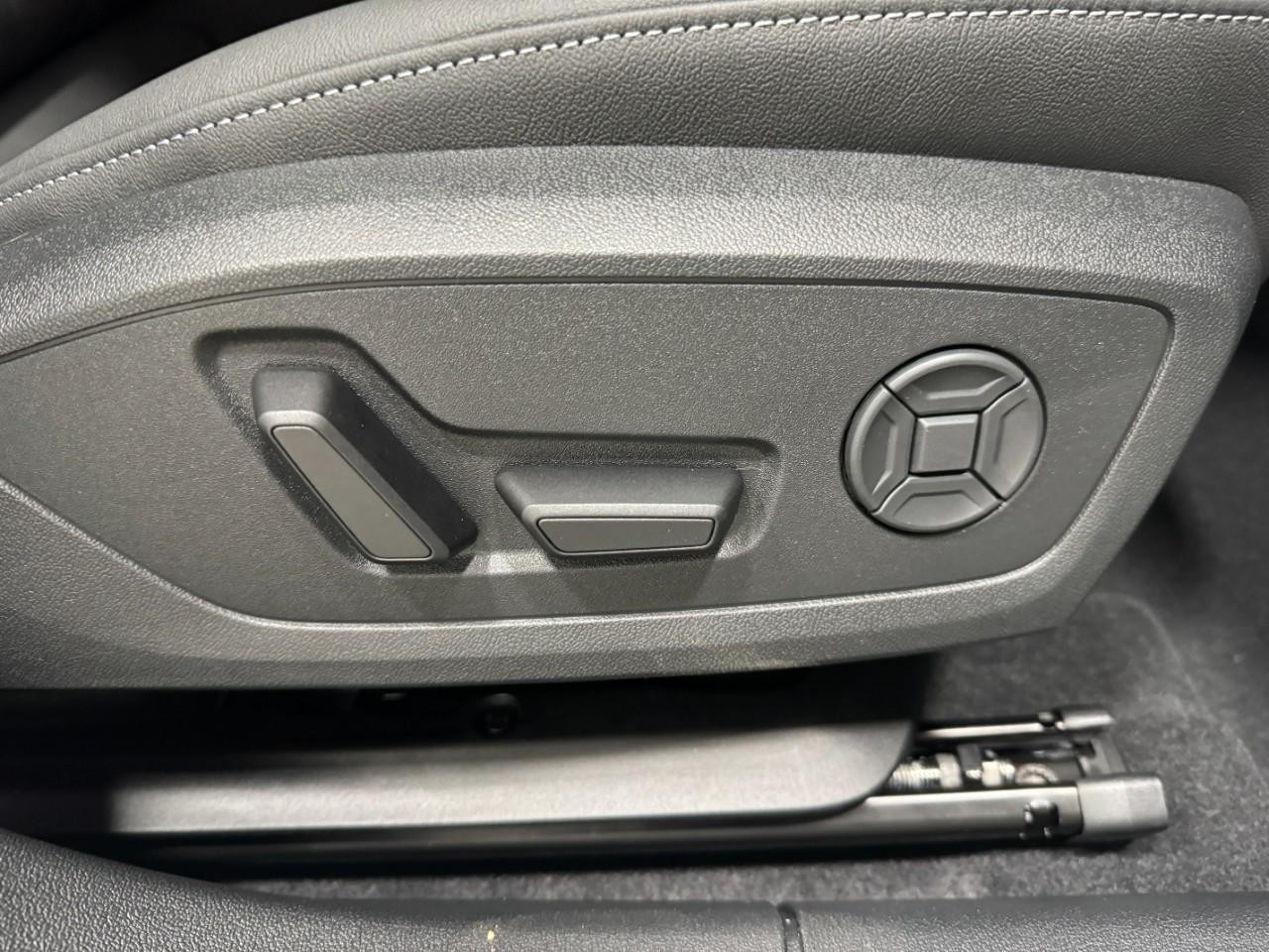 Audi A3 Vehicle Full-screen Gallery Image 19