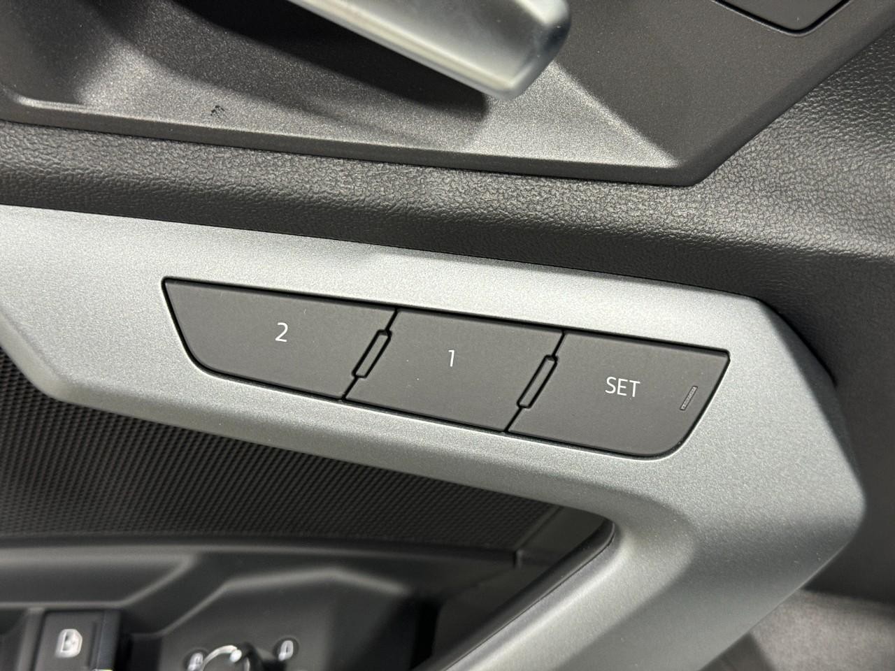 Audi A3 Vehicle Full-screen Gallery Image 23