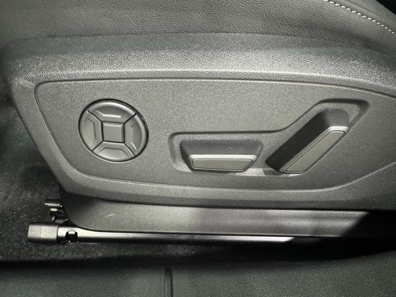 Audi A3 Vehicle Full-screen Gallery Image 28