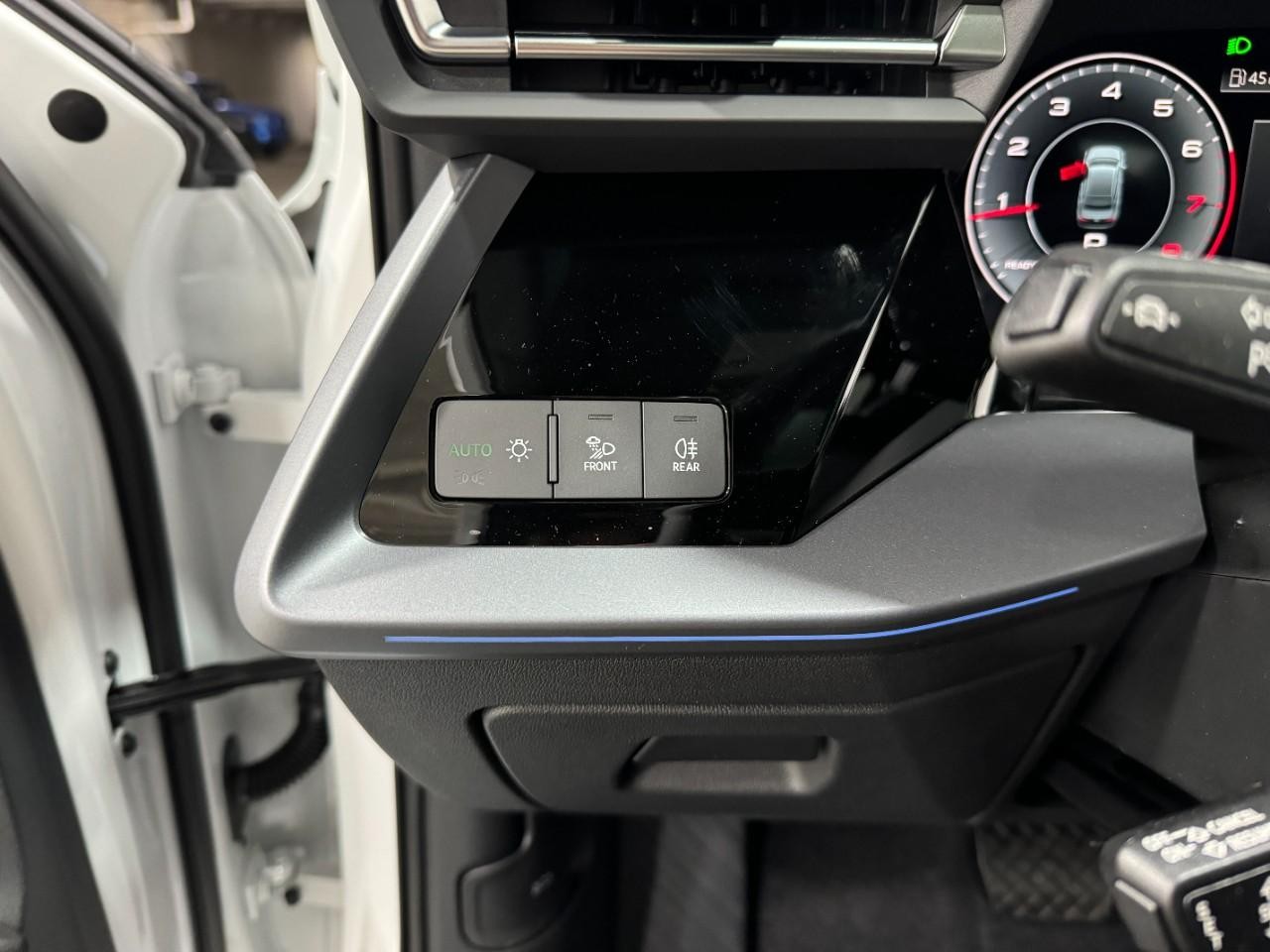 Audi A3 Vehicle Full-screen Gallery Image 29