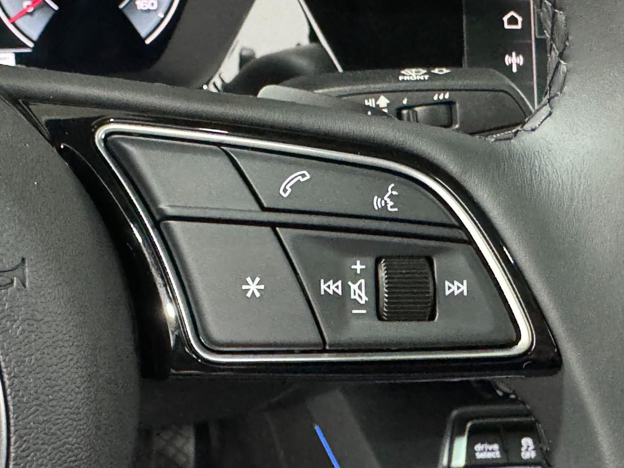 Audi A3 Vehicle Full-screen Gallery Image 32