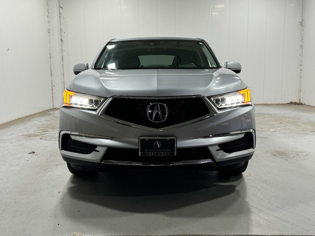 Acura MDX Vehicle Full-screen Gallery Image 07
