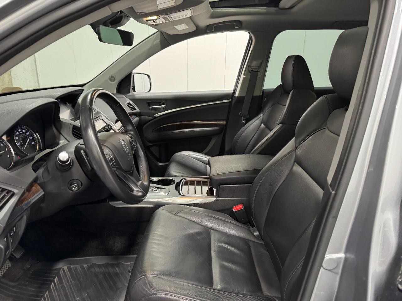 Acura MDX Vehicle Full-screen Gallery Image 26