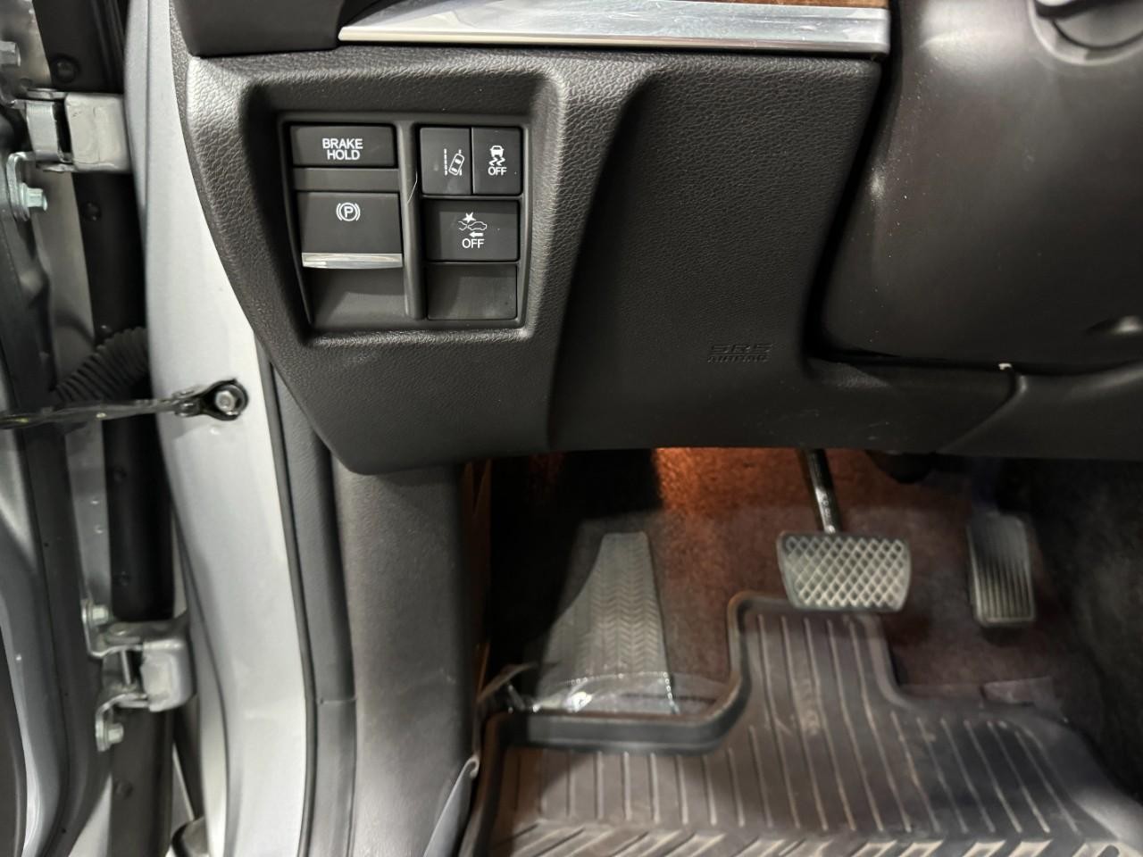 Acura MDX Vehicle Full-screen Gallery Image 29