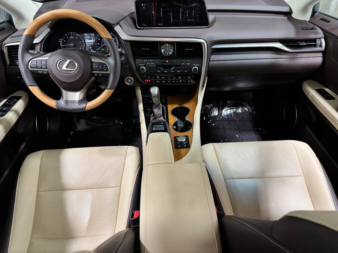 Lexus RX Vehicle Full-screen Gallery Image 12