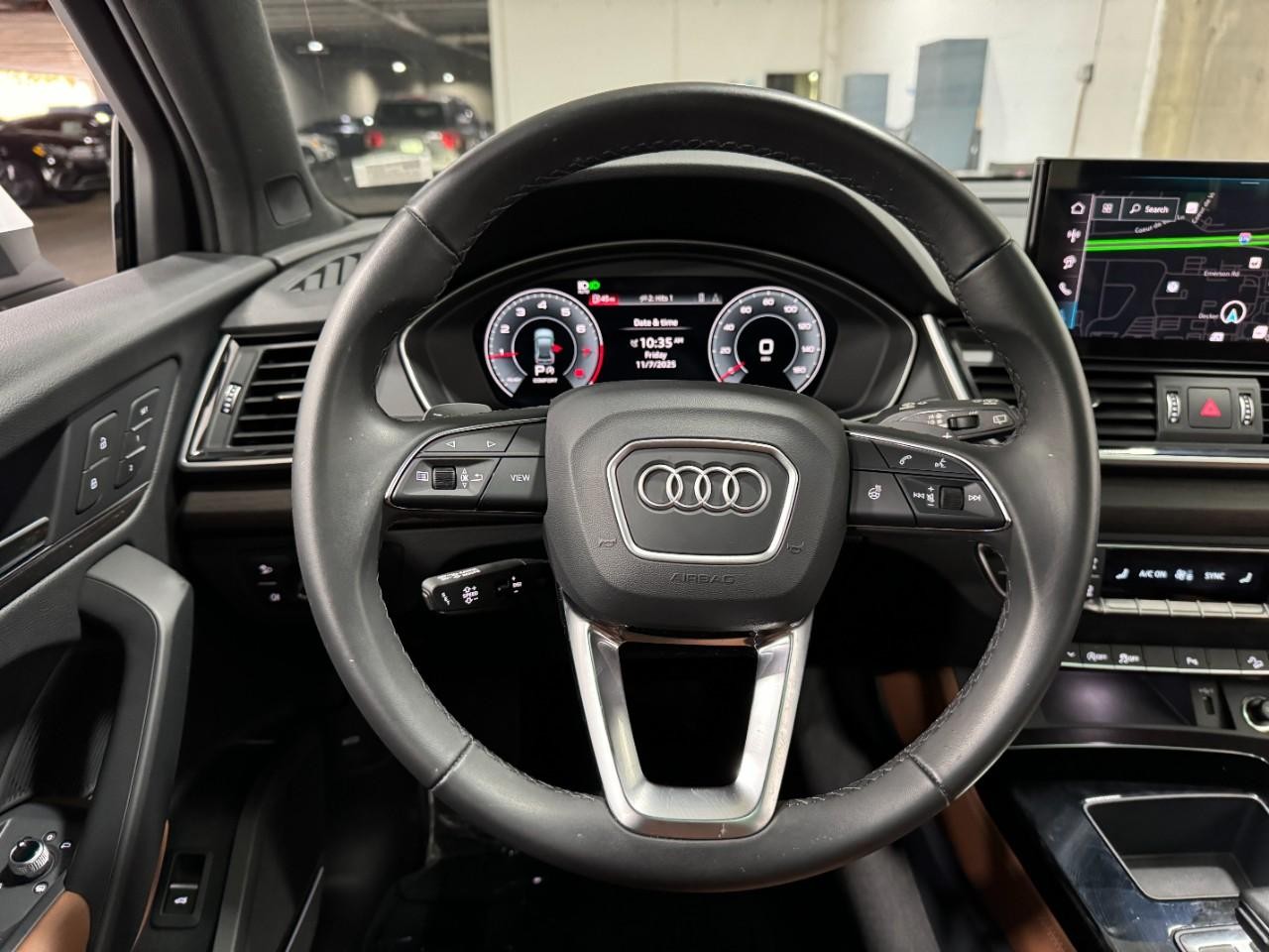 Audi Q5 Vehicle Full-screen Gallery Image 14