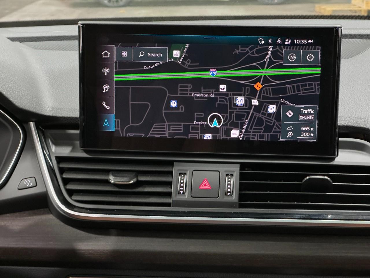 Audi Q5 Vehicle Full-screen Gallery Image 15