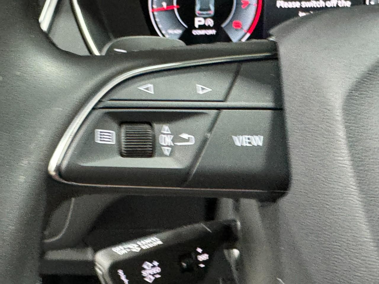 Audi Q5 Vehicle Full-screen Gallery Image 33