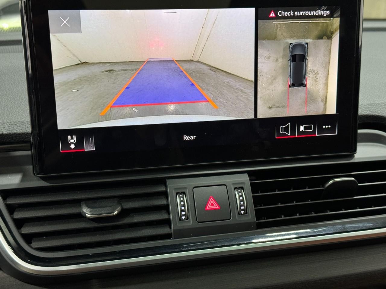 Audi Q5 Vehicle Full-screen Gallery Image 36