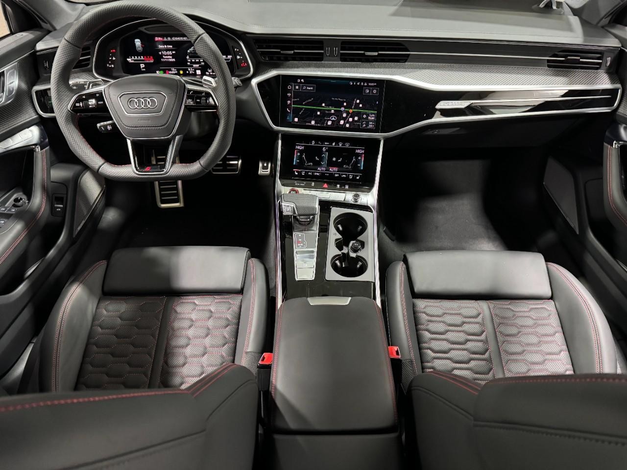 Audi RS 6 Avant Vehicle Full-screen Gallery Image 13