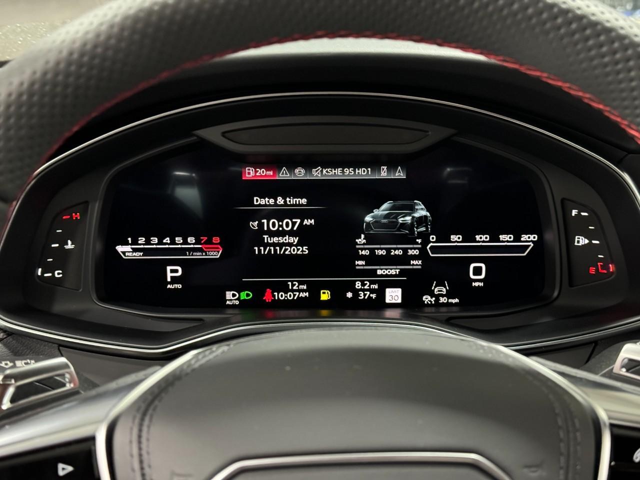 Audi RS 6 Avant Vehicle Full-screen Gallery Image 36