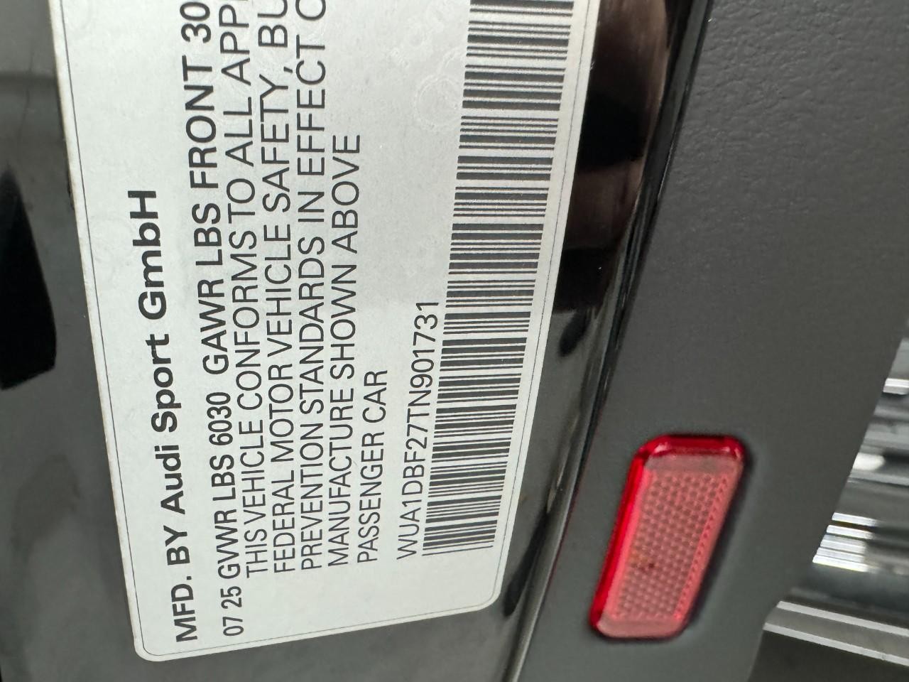 Audi RS 6 Avant Vehicle Full-screen Gallery Image 38