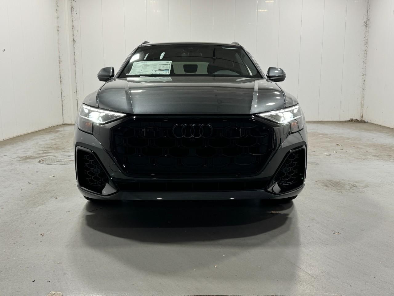 Audi Q8 Vehicle Full-screen Gallery Image 7