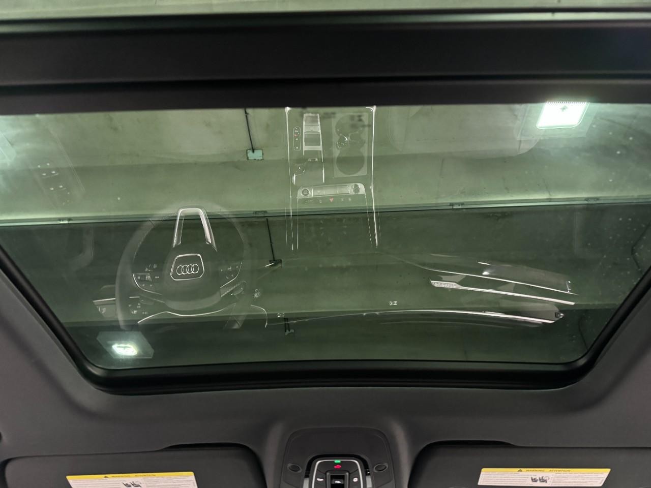 Audi Q8 Vehicle Full-screen Gallery Image 12