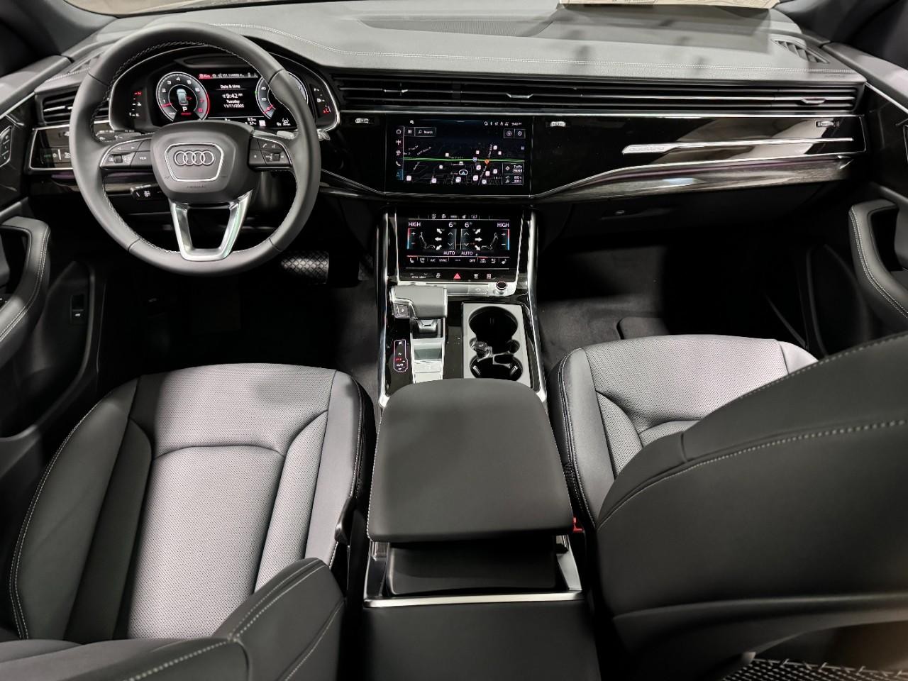 Audi Q8 Vehicle Full-screen Gallery Image 13