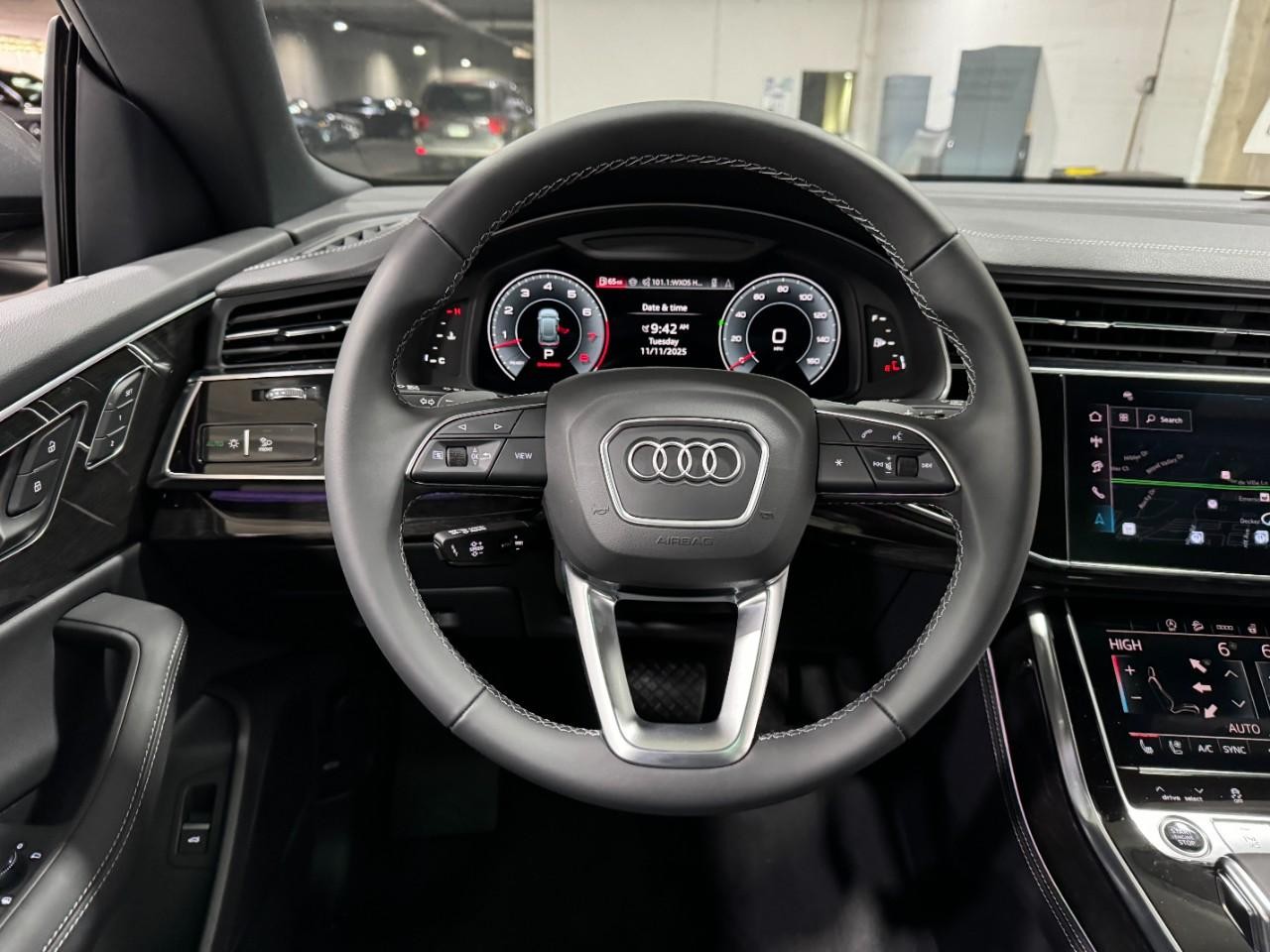 Audi Q8 Vehicle Full-screen Gallery Image 14