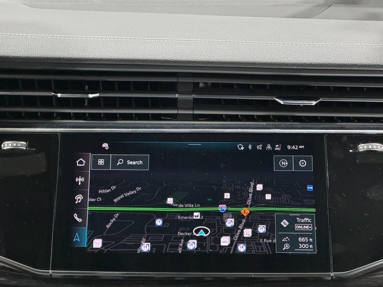 Audi Q8 Vehicle Full-screen Gallery Image 15