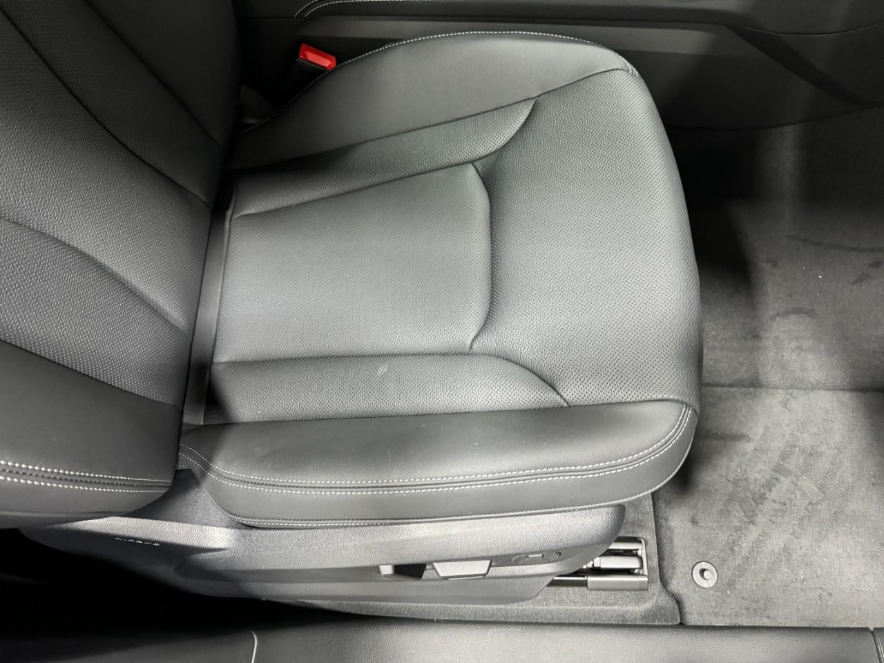 Audi Q8 Vehicle Full-screen Gallery Image 20