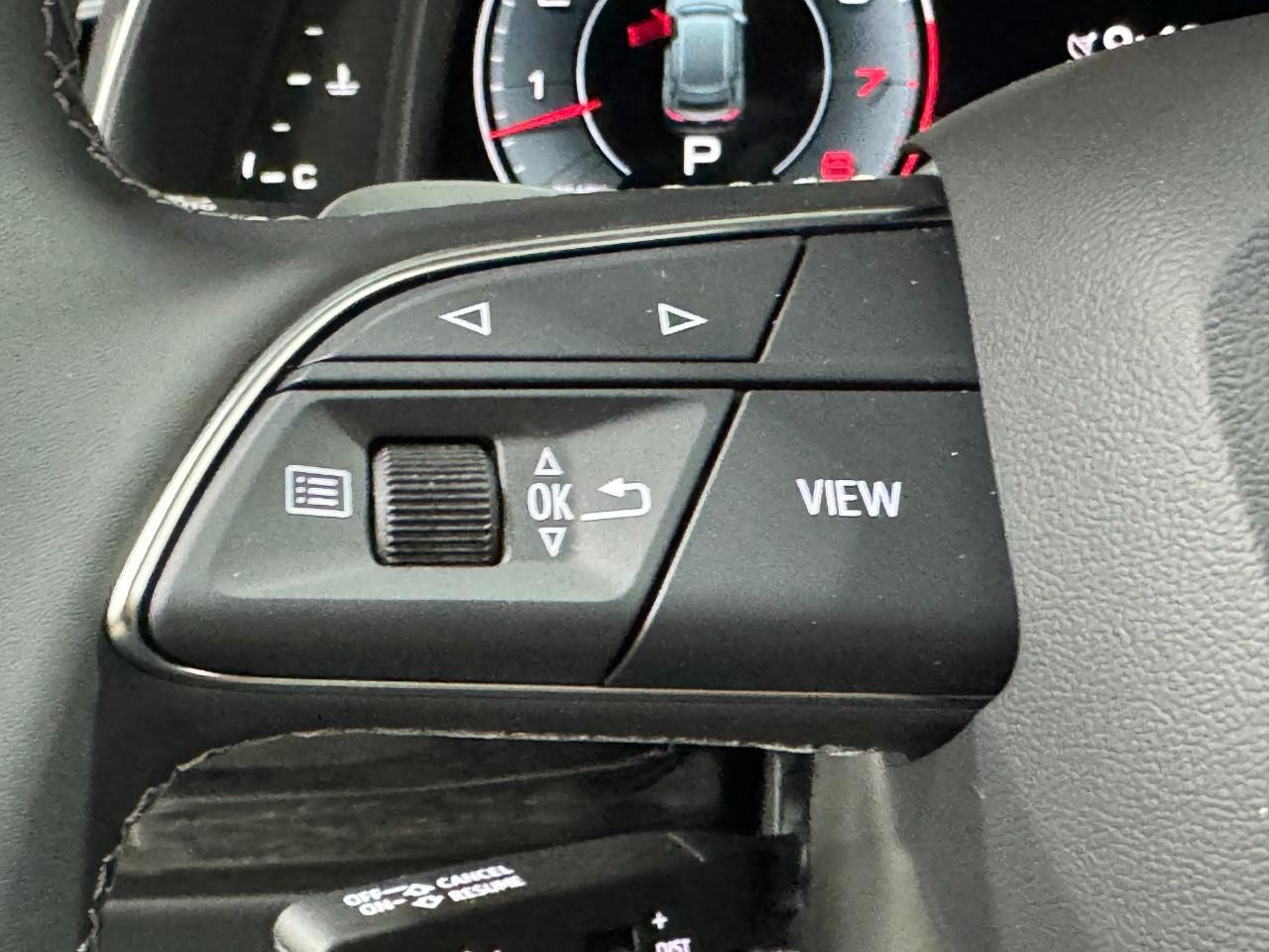 Audi Q8 Vehicle Full-screen Gallery Image 33