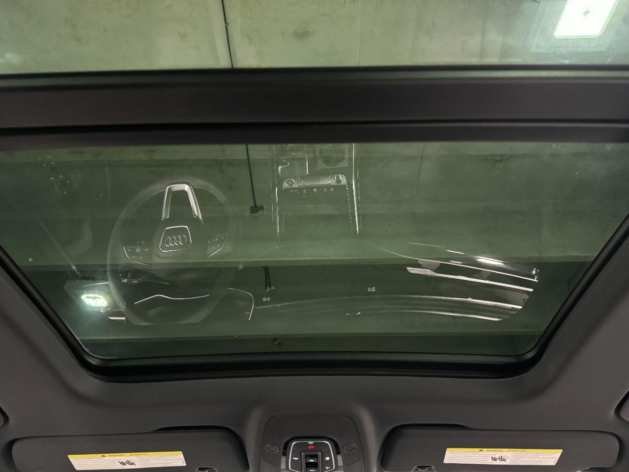 Audi Q8 Vehicle Full-screen Gallery Image 12