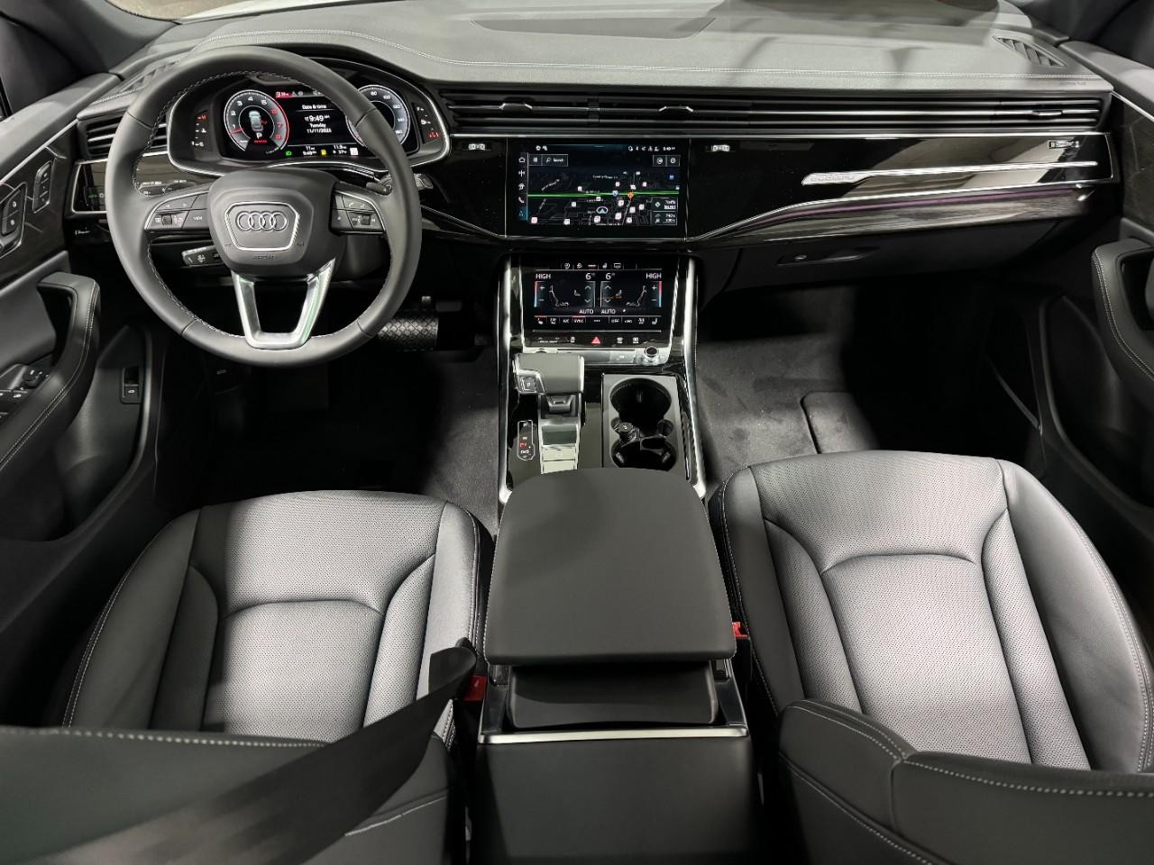 Audi Q8 Vehicle Full-screen Gallery Image 13