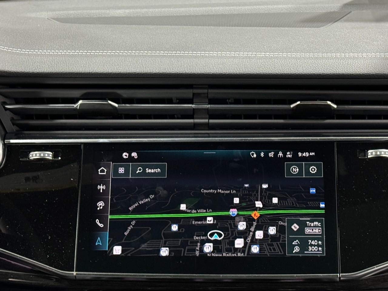 Audi Q8 Vehicle Full-screen Gallery Image 15