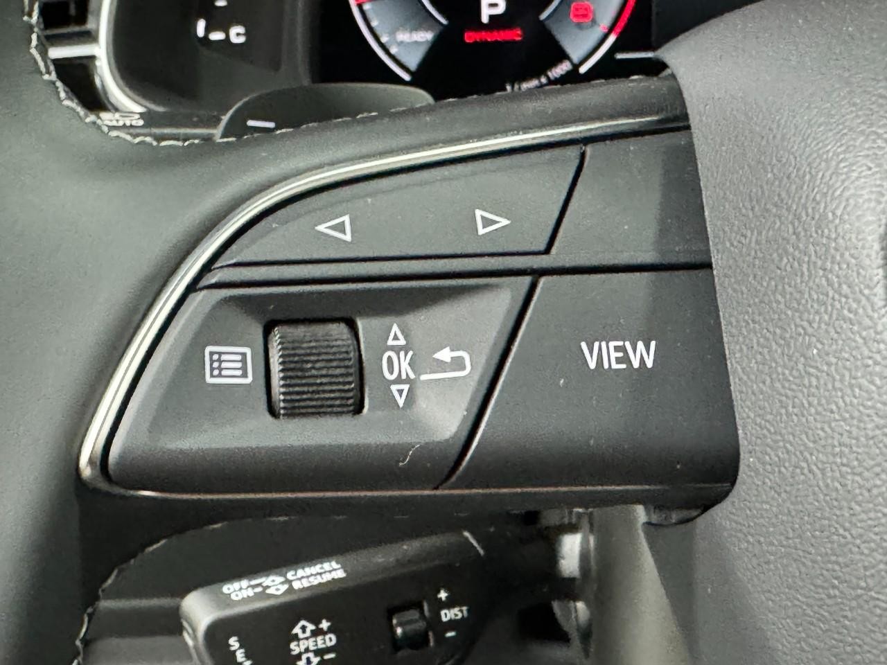 Audi Q8 Vehicle Full-screen Gallery Image 33