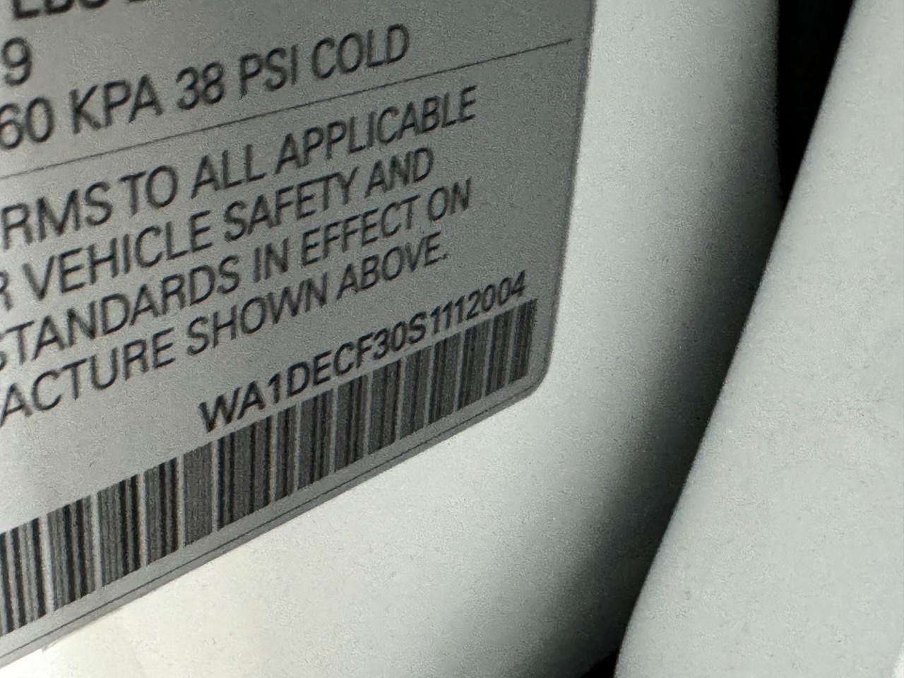 Audi Q3 Vehicle Full-screen Gallery Image 36