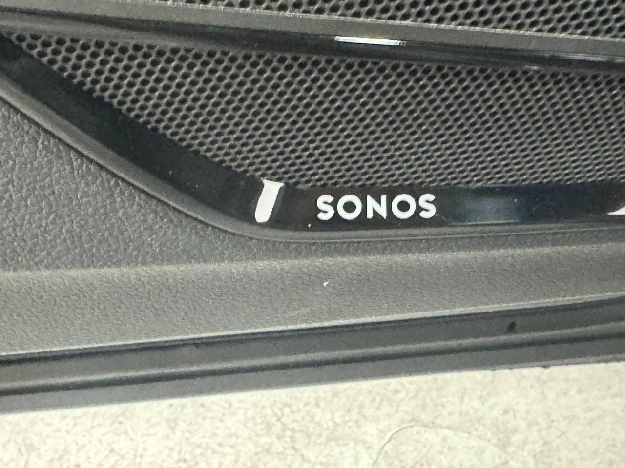 Audi Q3 Vehicle Full-screen Gallery Image 26